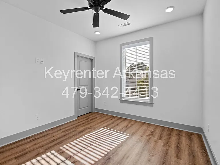 Duncan St Duplex — Photo 21