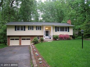 9208 Saint Marks Pl, Fairfax, VA 22031
