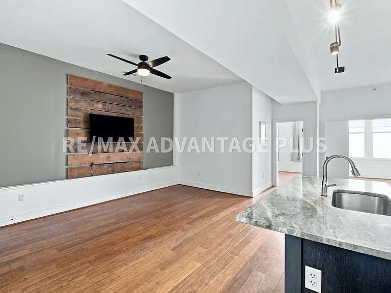 142 N Main St — Photo 26