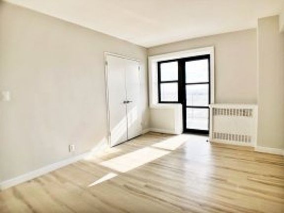 4th image of 111 Wadsworth Ave APT 10A