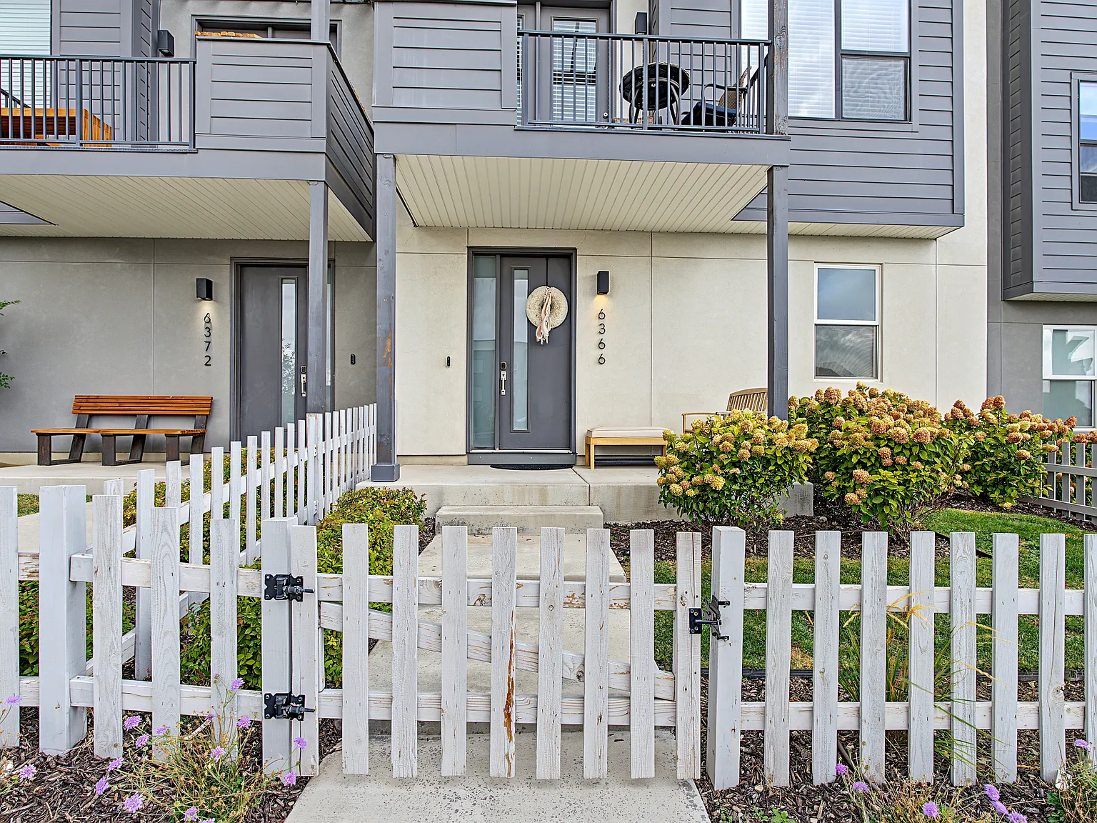 3 bed, 2.5 bath, 1600 sqft, $2,625 — Photo 2