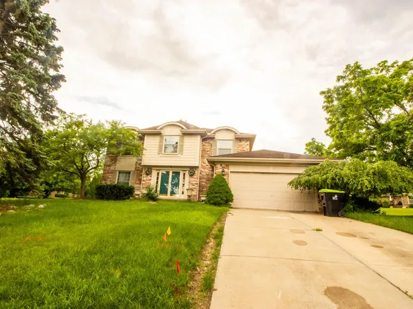 23847 Greening Dr, Novi, MI 48375
