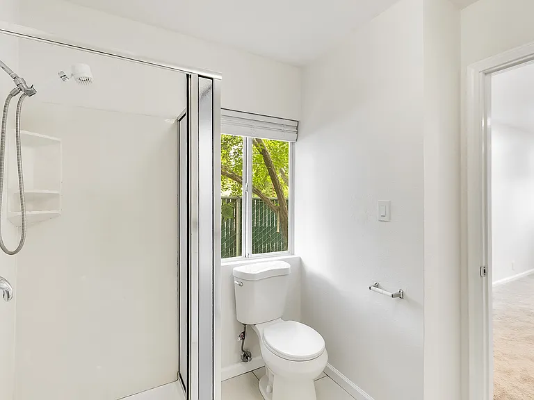 4060 Clayton Rd — Photo 35