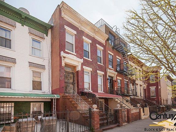 2nd image of 394 Kosciuszko St