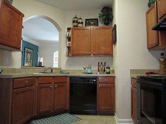 5th image of 5831 142nd Ave N #101
