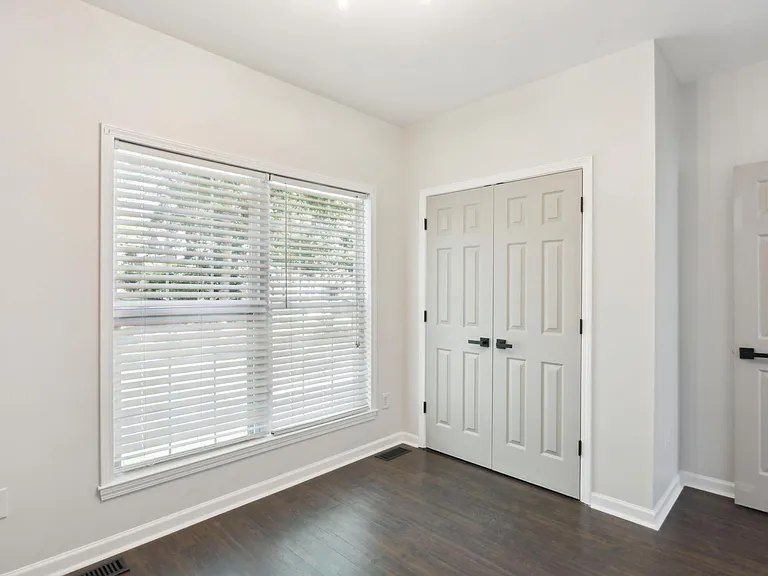 1579 Liberty Ave SE — Photo 9