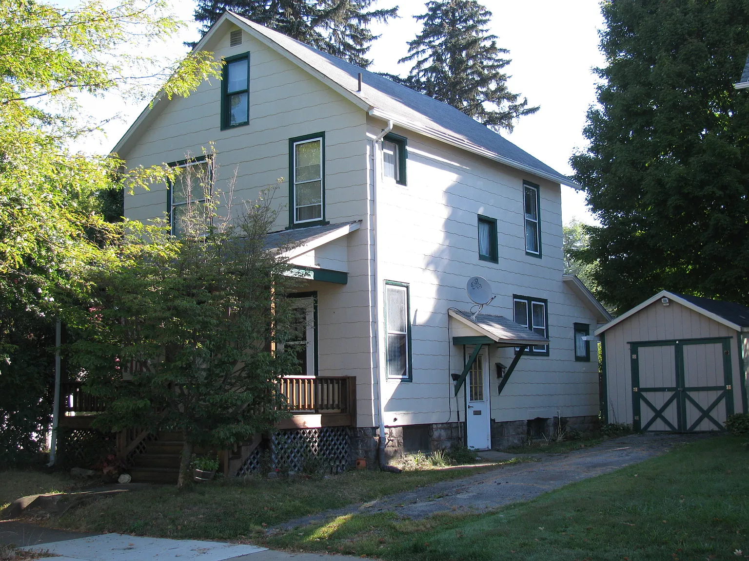 40 2nd Ave photo 1