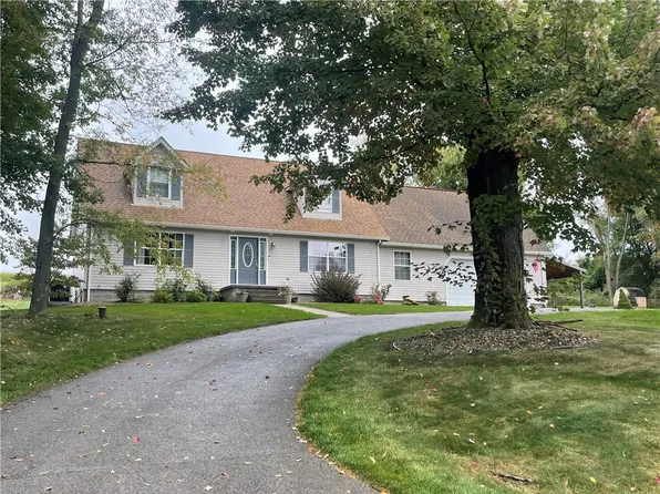 226 Randall Dr, New Castle, PA 16105