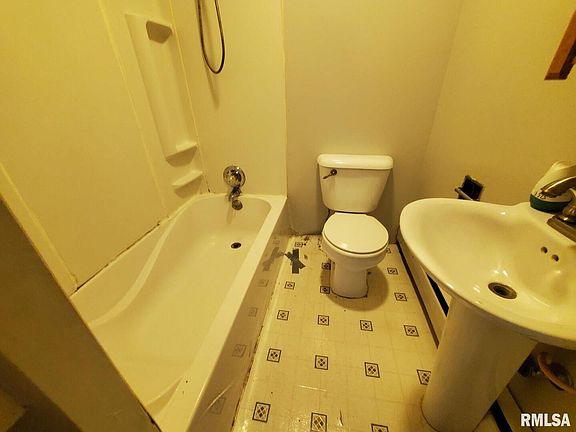 2nd image of 315 W Center St