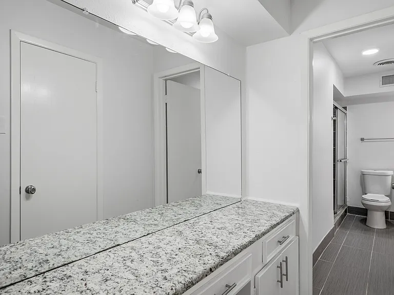 11231 Park Central Pl — Photo 17