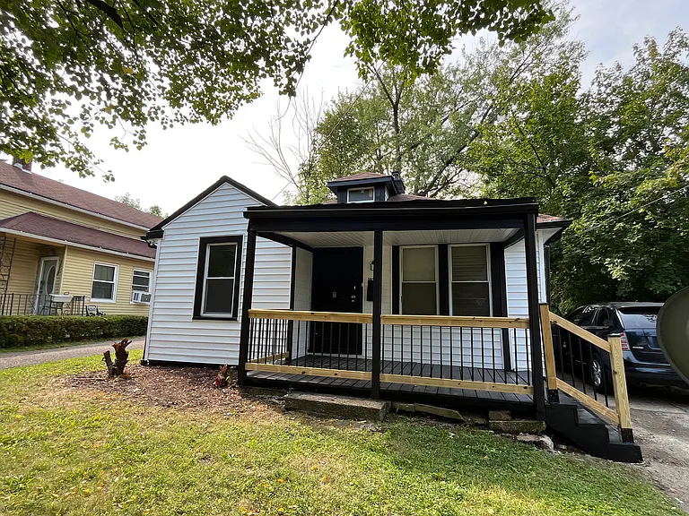 10324 Avon Ave — Photo 1
