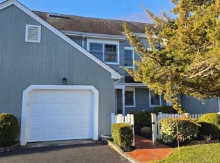 64 Brittany Ln, Westhampton Beach, NY 11978