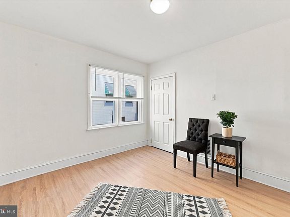5th image of 35 Marshall Ave