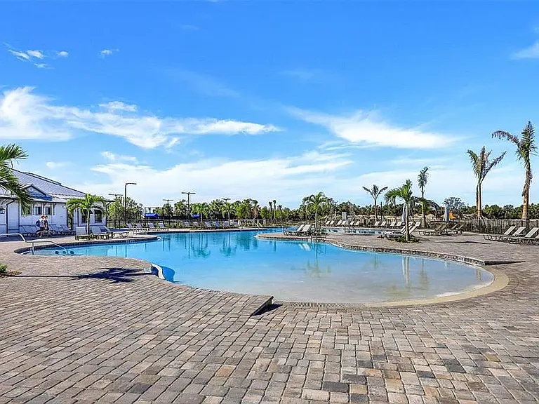 14214 Heritage Landing Blvd #826 — Photo 47