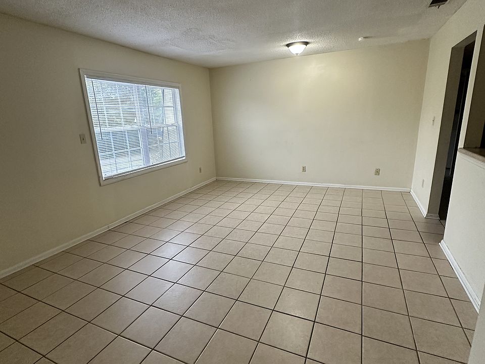 1st image of 1422 S Lee St #10956721