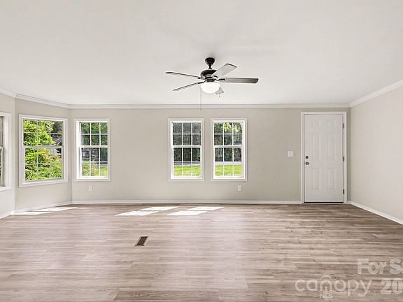3rd image of 1690 Rainey Rd