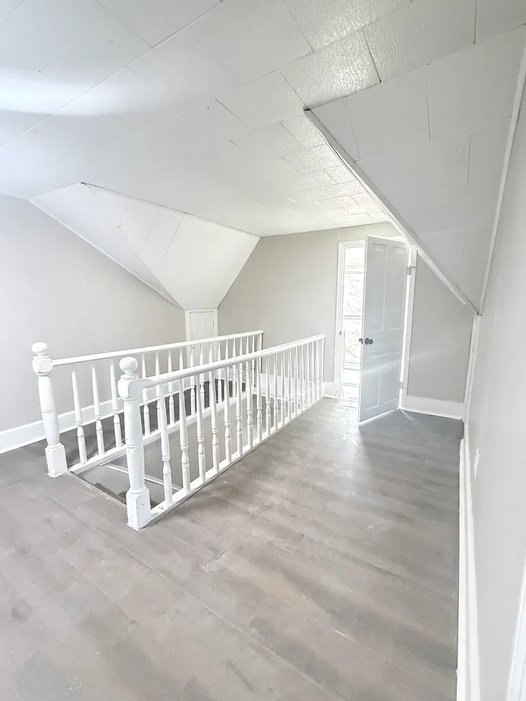 100 E Market St — Photo 1