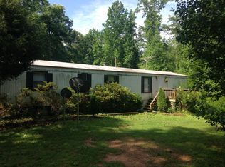 954 Hatters Creek Dr, Green Bay, VA 23942
