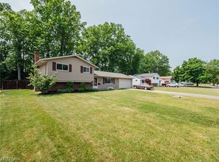 28409 Elder Dr, North Olmsted, OH 44070