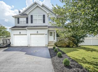 89 Dolphin Cir E, Bayville, NJ 08721