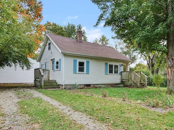 623 Bowman St, Colon, MI 49040