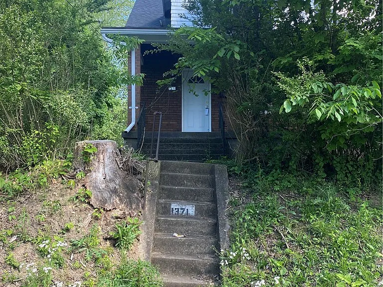 1371 Crucible St — Photo 1