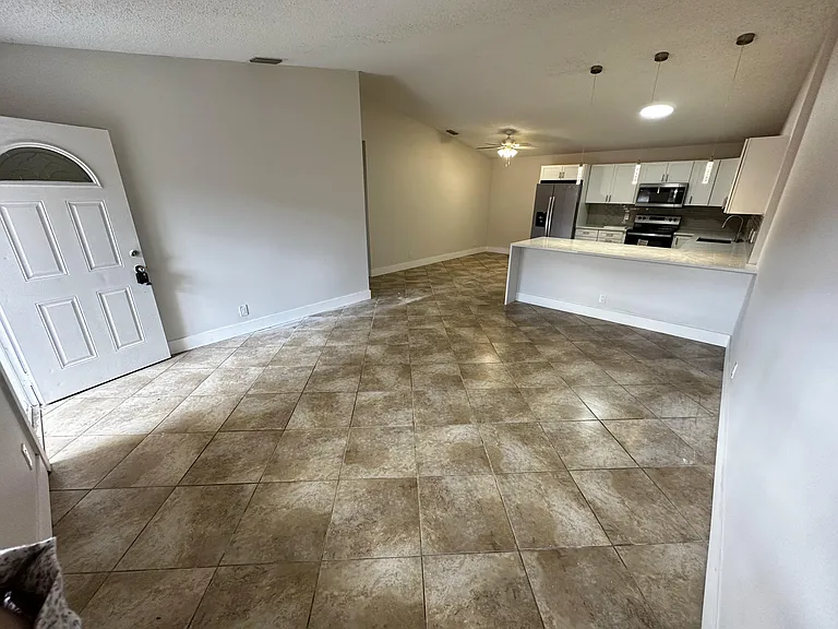 4326 Woodstock Dr #C — Photo 31