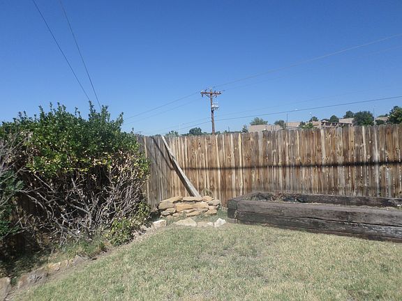 5th image of 2606 N Park Pl