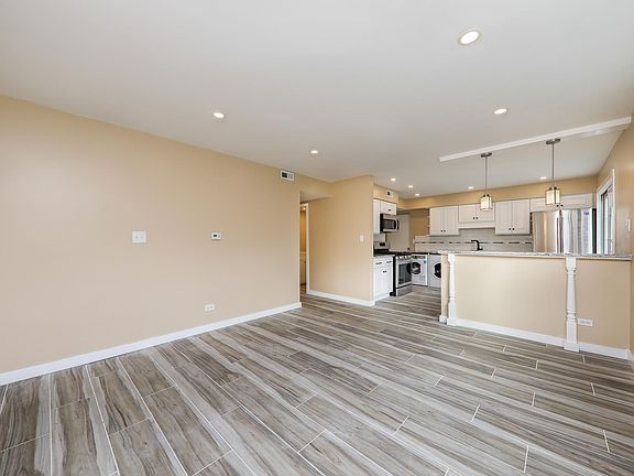 3rd image of 129 Lucille Ct Unit A