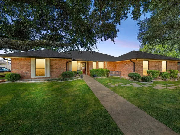 149 Bonham Dr, Hewitt, TX 76643
