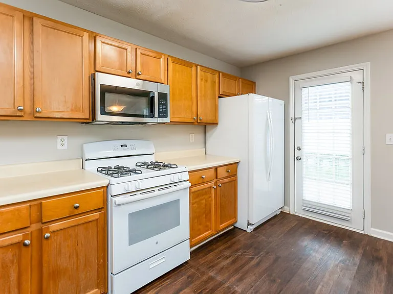 320 Arrowhead Dr — Photo 8