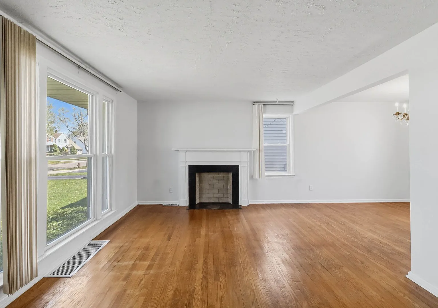 Charming 3BR Home in Warrensville Heights | Fresh Interior + New Roof | CMHA Welcome — Photo 4