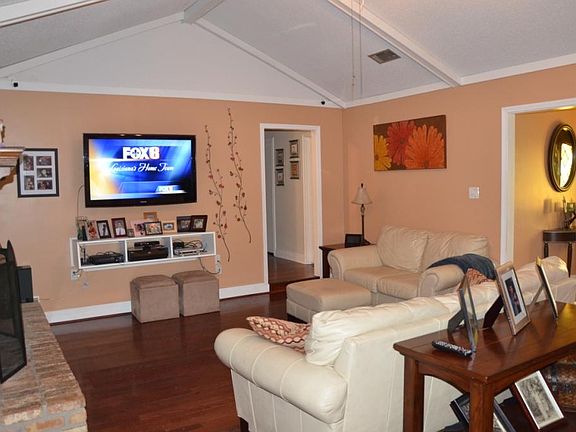 4th image of 105 Raywood Dr
