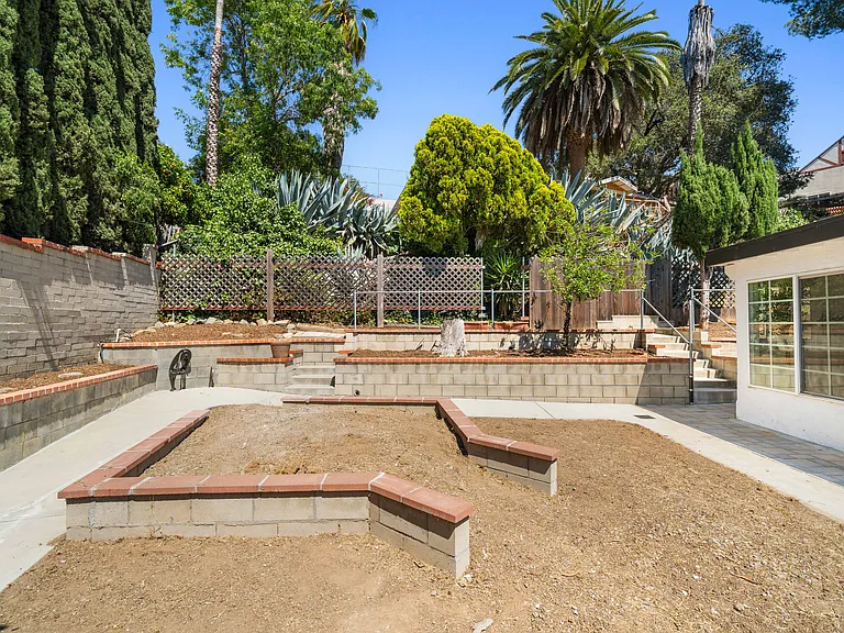 2035 Las Colinas Ave — Photo 48