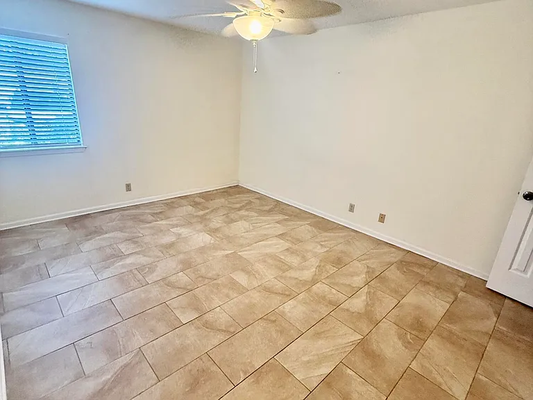 227 Walmar Grv — Photo 10