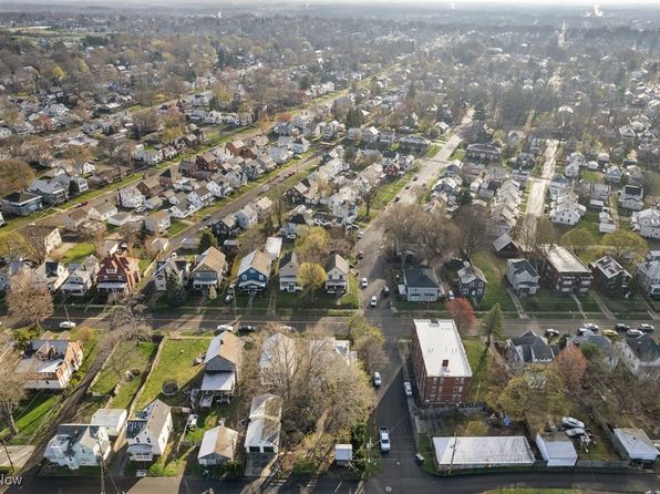 1703 Woodland Ave NW, Canton, OH 44703