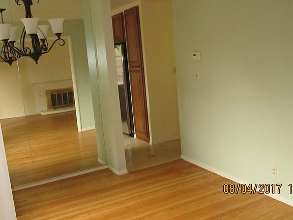 2nd image of 1121 Monica Ln