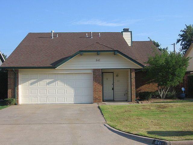 1st image of 641 NW Waterford Dr