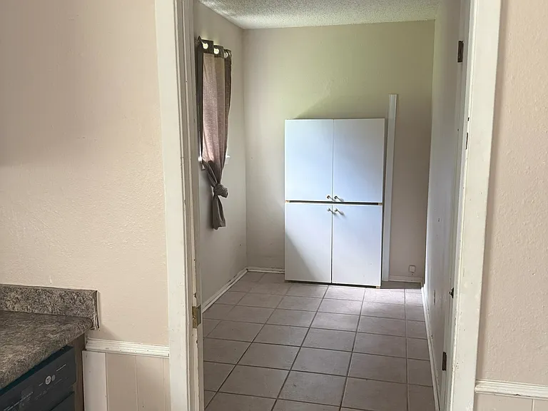 414 Woodridge Dr #1 — Photo 8
