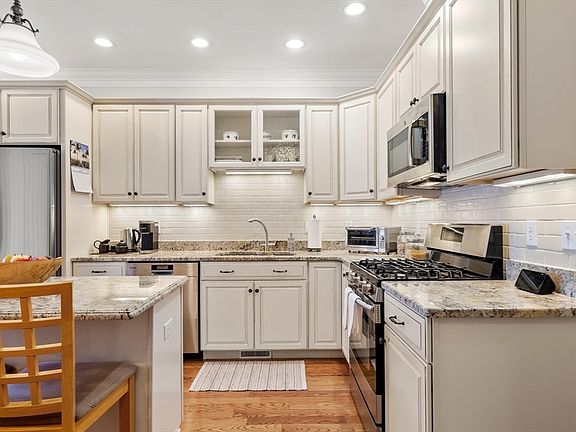 5th image of 51 Reynolds Farm Way #51