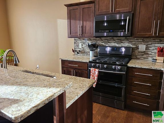 5th image of 3811 Park Pl