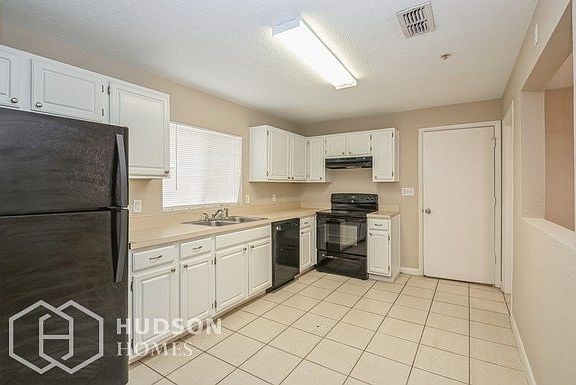 3rd image of 8533 Oak Bluff Dr