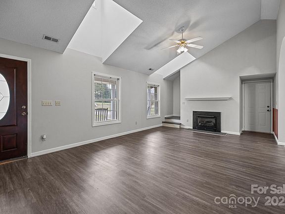 3rd image of 452 Peaceful Creek Dr