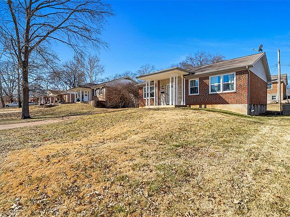 3rd image of 8521 Elgin Ave