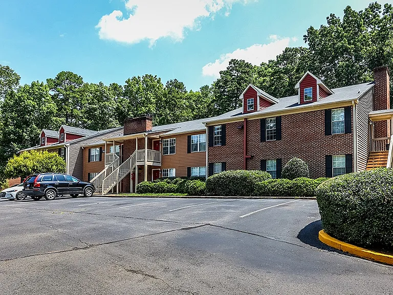 Six Forks Station Apartments — Photo 32
