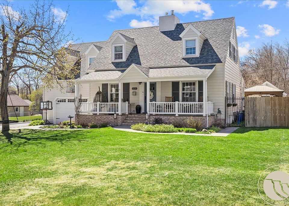 1st image of 2620 Highwood Dr
