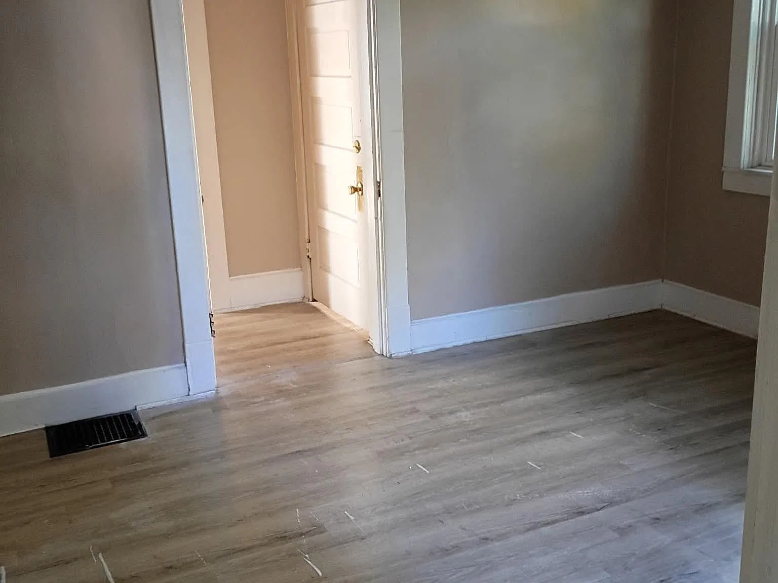 1 bed, 835 sqft, $950 — Photo 2