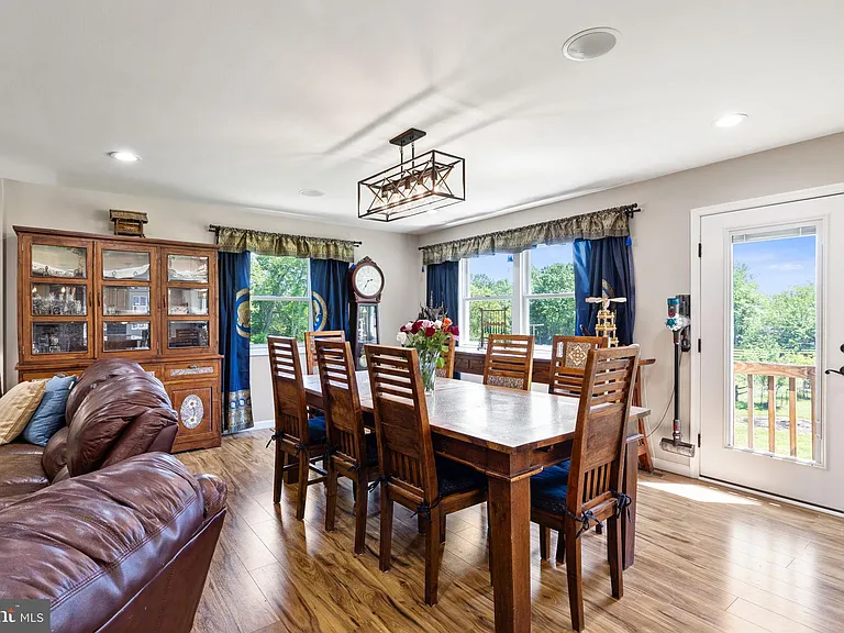 4301 Mountain View Dr — Photo 20