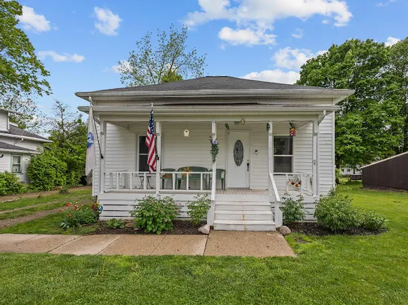 1418 Morton St, Lake Odessa, MI 48849