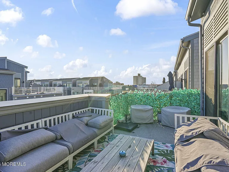 300 Asbury Ave #14 — Photo 31